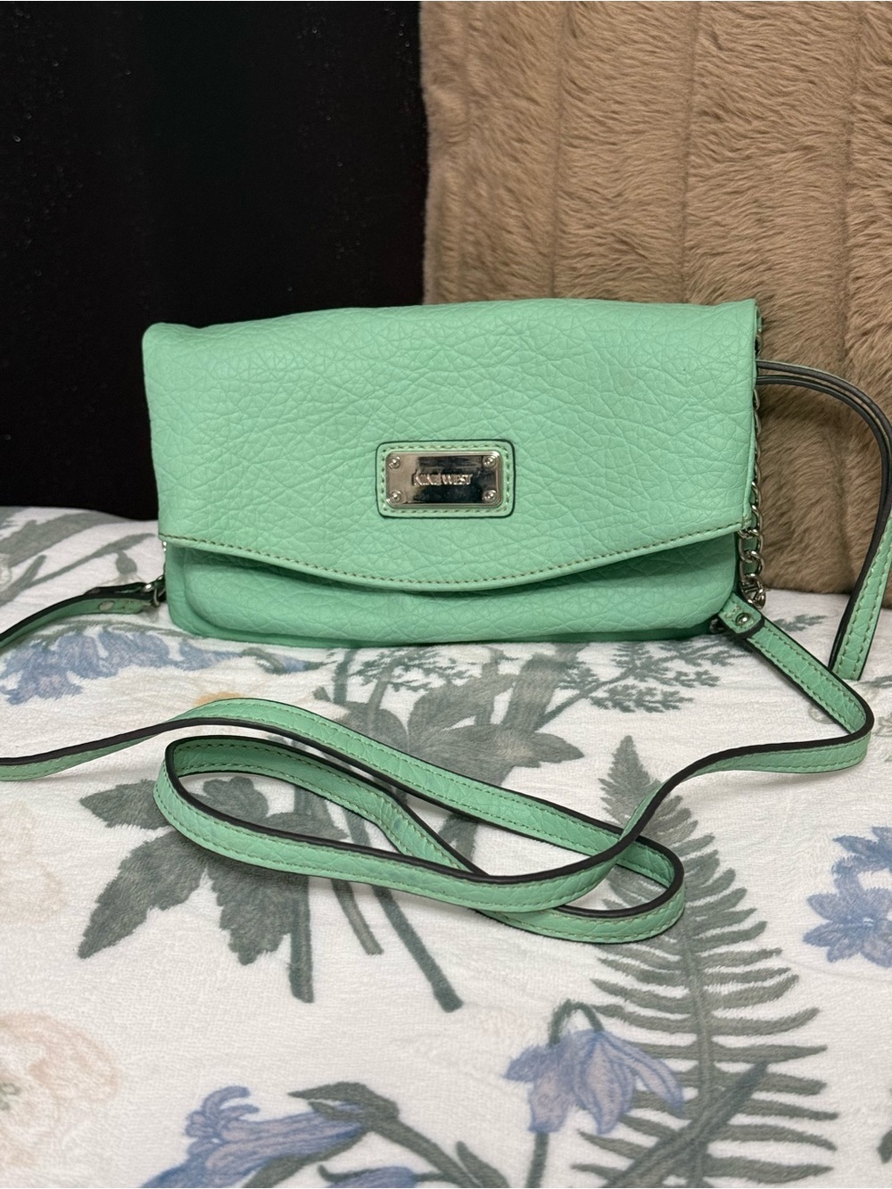 💚 Nine West Crossbody Wallet Bag, Chic & Ultra-Functional 💚